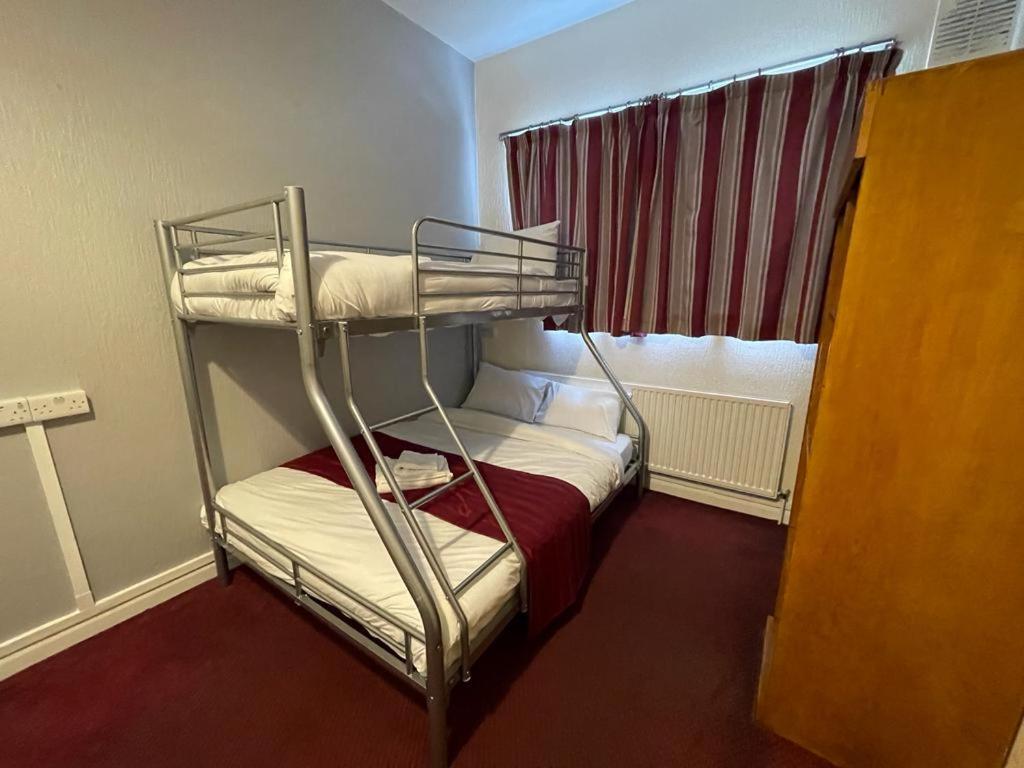 St Nicholas Hotel Harrow Ngoại thất bức ảnh