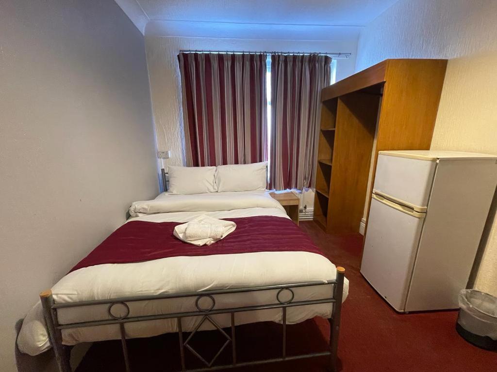 St Nicholas Hotel Harrow Ngoại thất bức ảnh