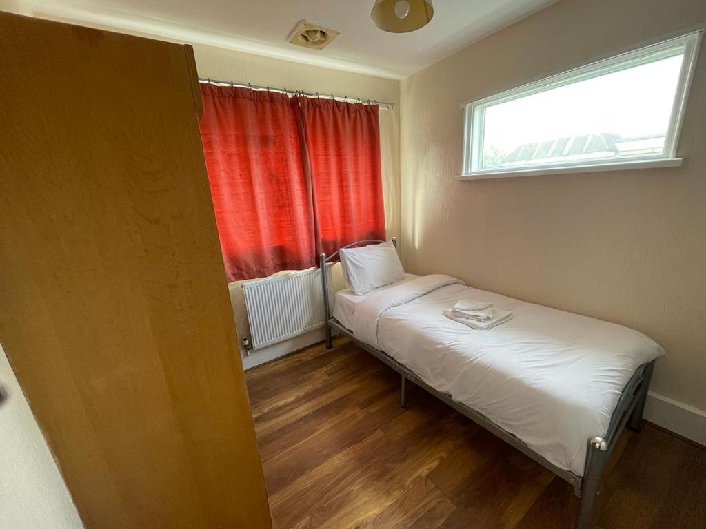 St Nicholas Hotel Harrow Ngoại thất bức ảnh