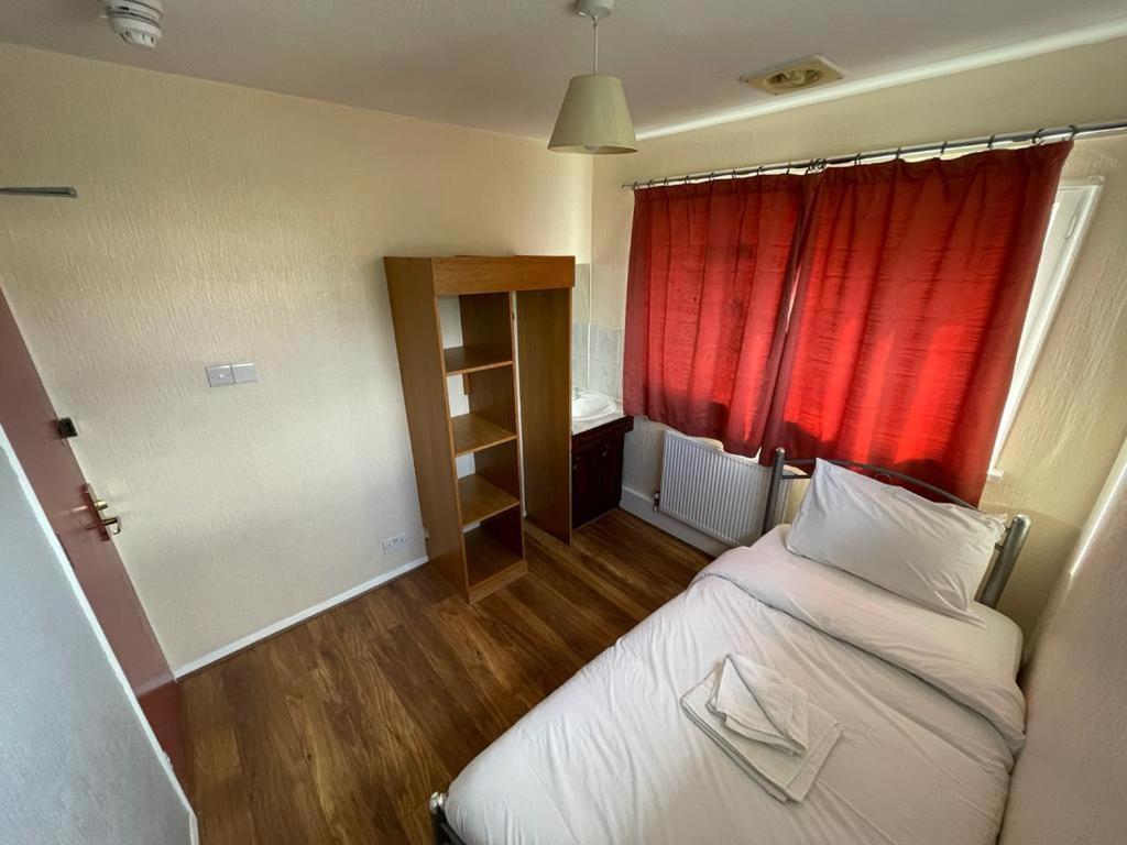 St Nicholas Hotel Harrow Ngoại thất bức ảnh